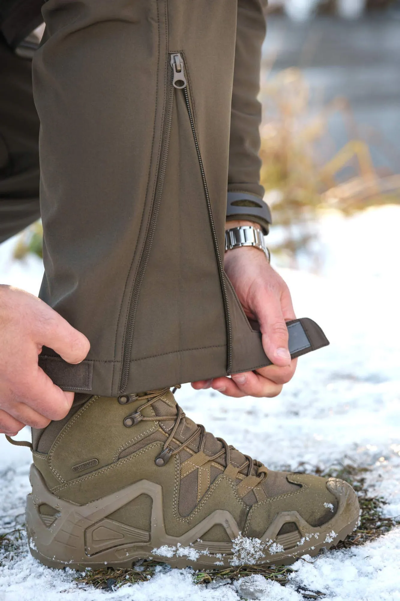 Брюки мужские "Ranger". Ткань софт-шелл на флисе (95%полиэстер/5%эластан). Мембрана 10000мм/10000 г/м2/24 часа. WR.Темная олива — брюки и шорты для охоты, рыбалки и туризма | KORGAN.KZ