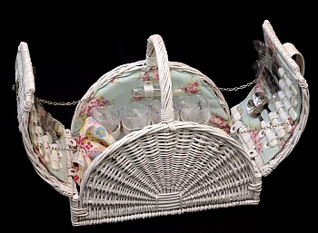 Корзина для пикника ZHIQUAN Мод. ZQ1-3818 на 4 персоны — туристические аксессуары и снаряжение для кемпинга в Алматы, Казахстан