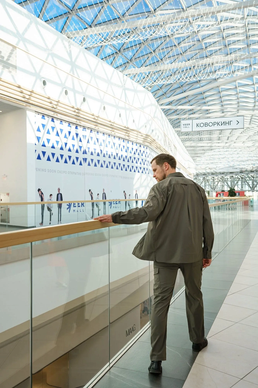 Брюки мужские Discovery. Ткань софт шелл микро рип-стоп (96% нейлон, 4% эластан). DWR. Олива