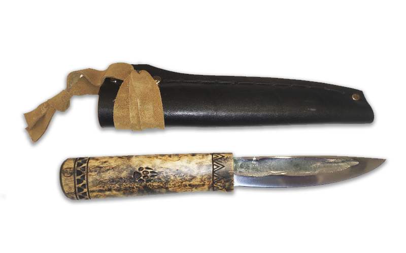 R4K, Якутский нож с кованым долом и с орнаментом или следом животного.